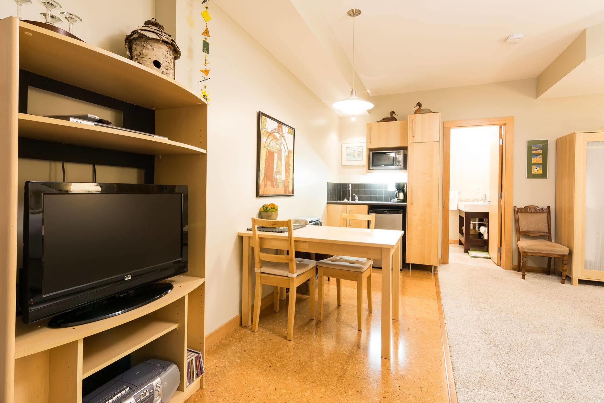 Cormier'S Studio Guest Suites Penticton Luaran gambar